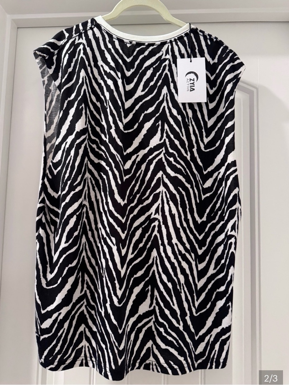 ZYIA Black & White Zebra Print women's Casual Top